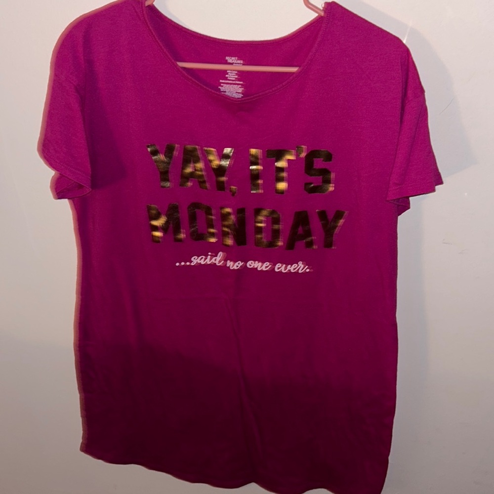 Sleep shirt size M.